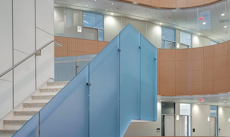 フロストガラスを使用した手すりガラス