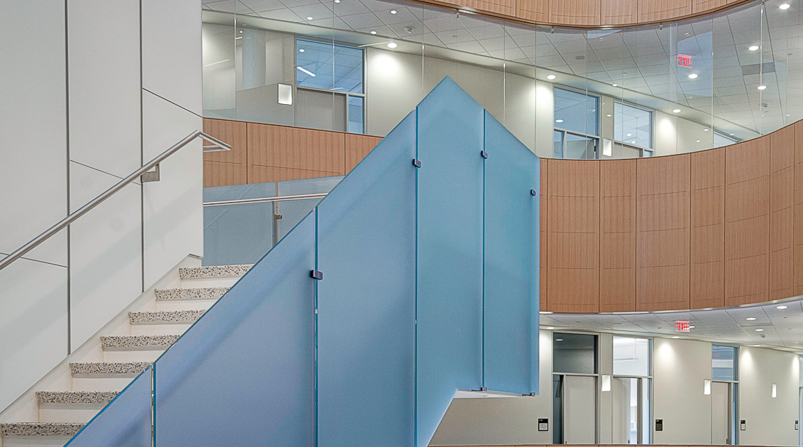 フロストガラスを使用した手すりガラス